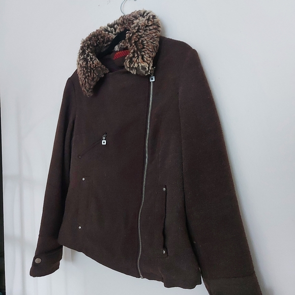 Coat - Picture 2 of 3